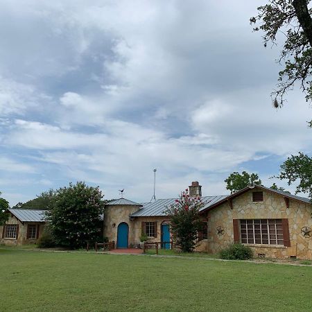 Diamond H Lodge B&B Bandera Bagian luar foto