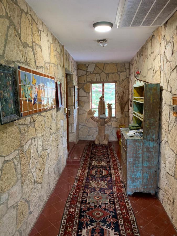 Diamond H Lodge B&B Bandera Bagian luar foto